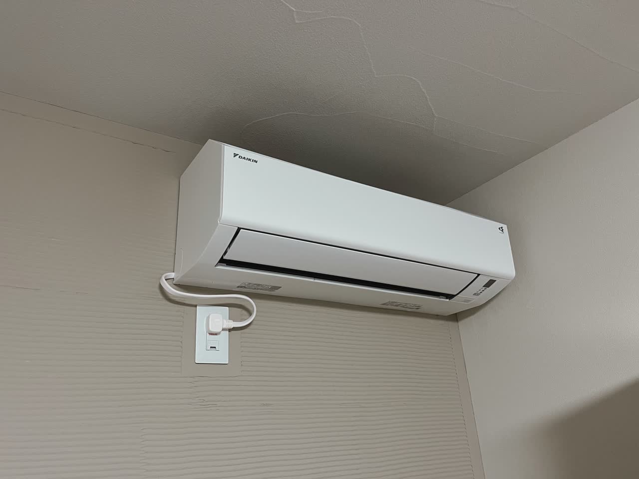 山口市周辺のエアコン設置工事の写真
